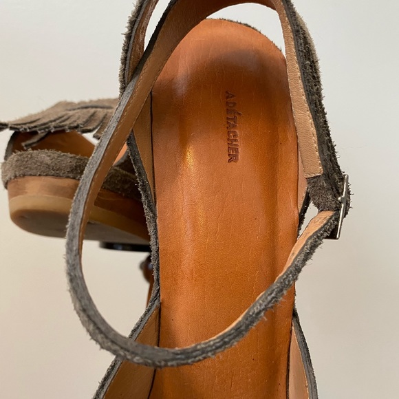 Suede clog platform sandals with fringe - Picture 3 of 8